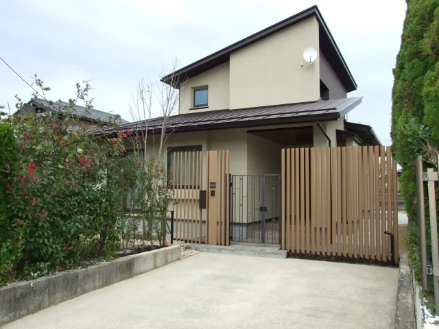 和のやさしさに包まれる、凛とした佇まいの住まい