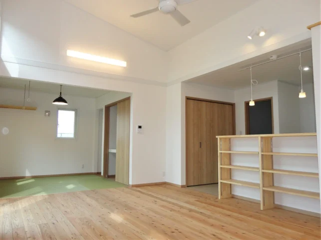 素足が心地よい、自然素材と暮らす住まい